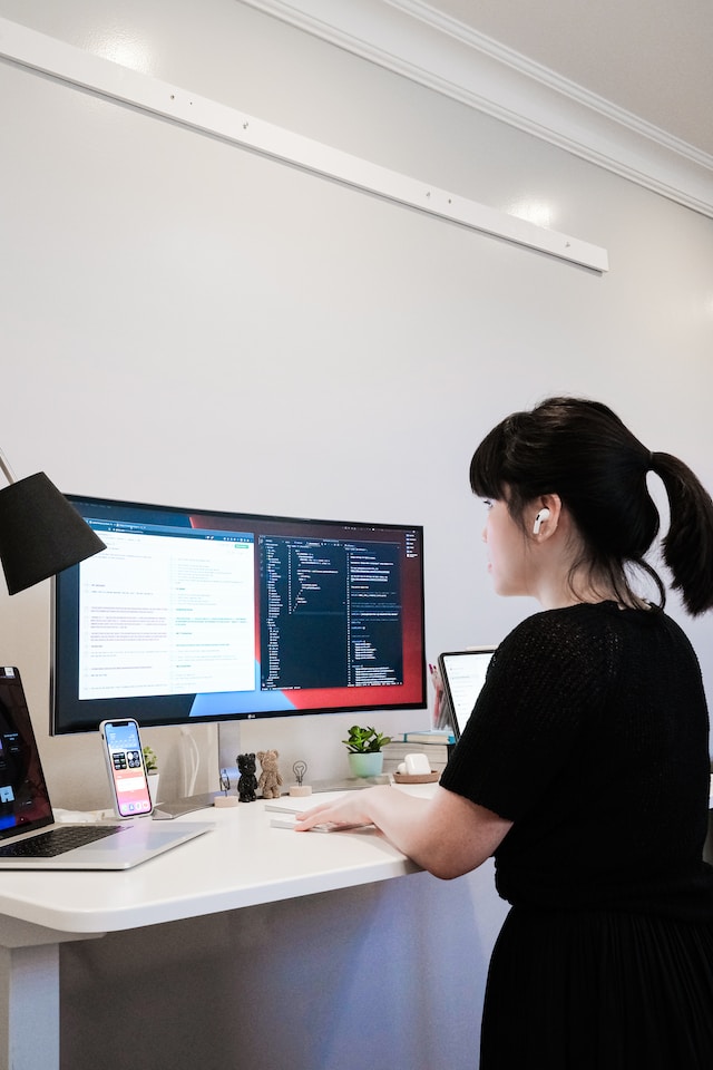 Ungleichgewicht in Tech-Branche: Was tun bei sinkendem Frauenanteil
