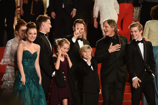 "Captain Fantastic" Producer on Viggo Mortensen's Full Frontal: "He didn't balk at all" - Showbiz411
