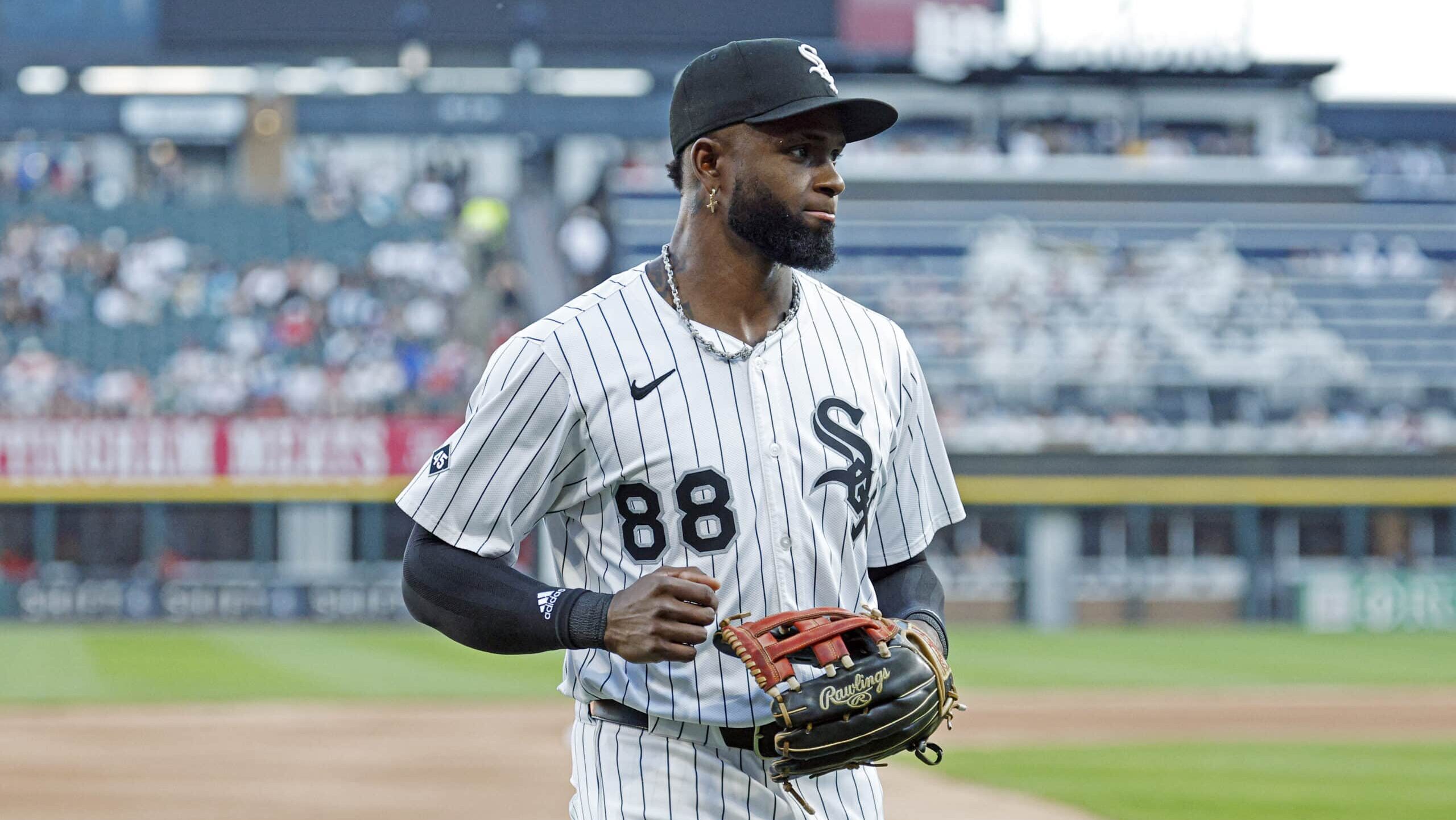 White Sox pick up Luis Robert Jr.'s option for 2026 | Sox On 35th