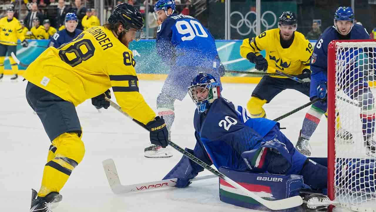 Takeaways: Goalies shine as Italy tests Sweden, Slovakia upsets Finland - Sportsnet.ca