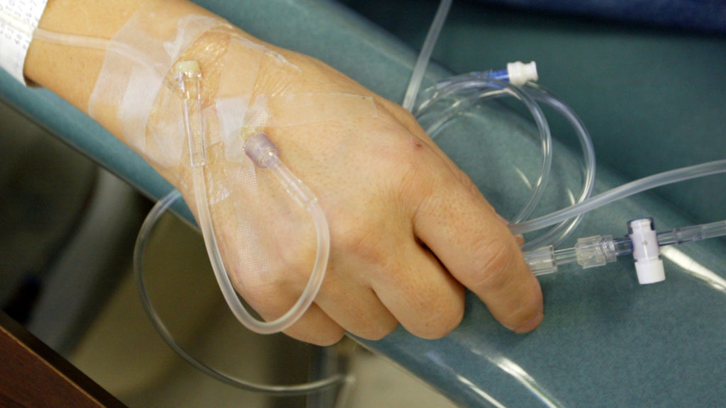 1 in 3 cancer patients turn to friends, family to pay for care