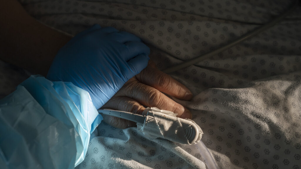 Many Covid-19 patients die alone. Vaccinated volunteers could change that