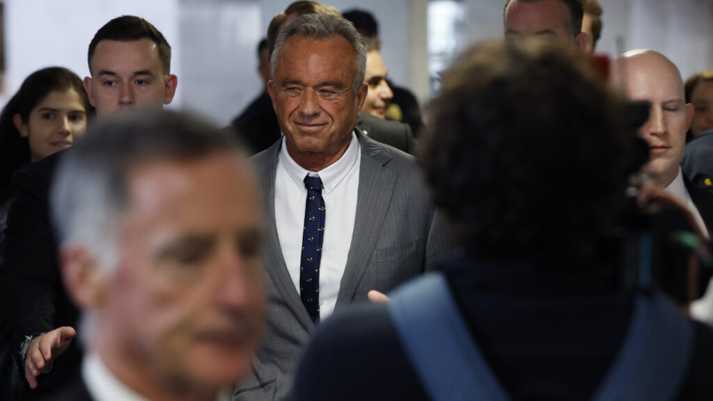 RFK Jr. campaign seeks to raise funds off freeze at health agencies| STAT