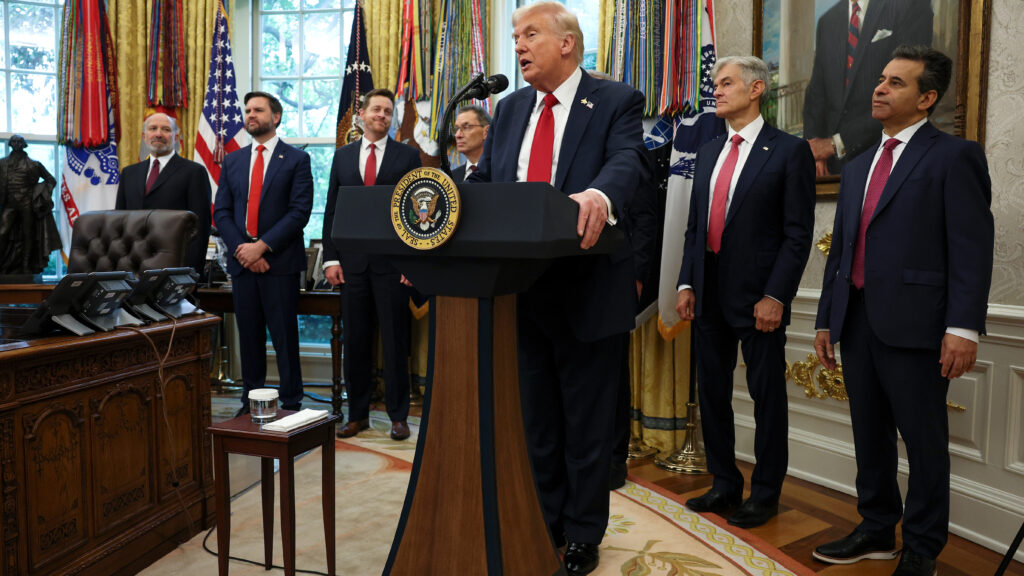 Pfizer strikes deal with Trump: lower prices, new website, no tariffs | STAT