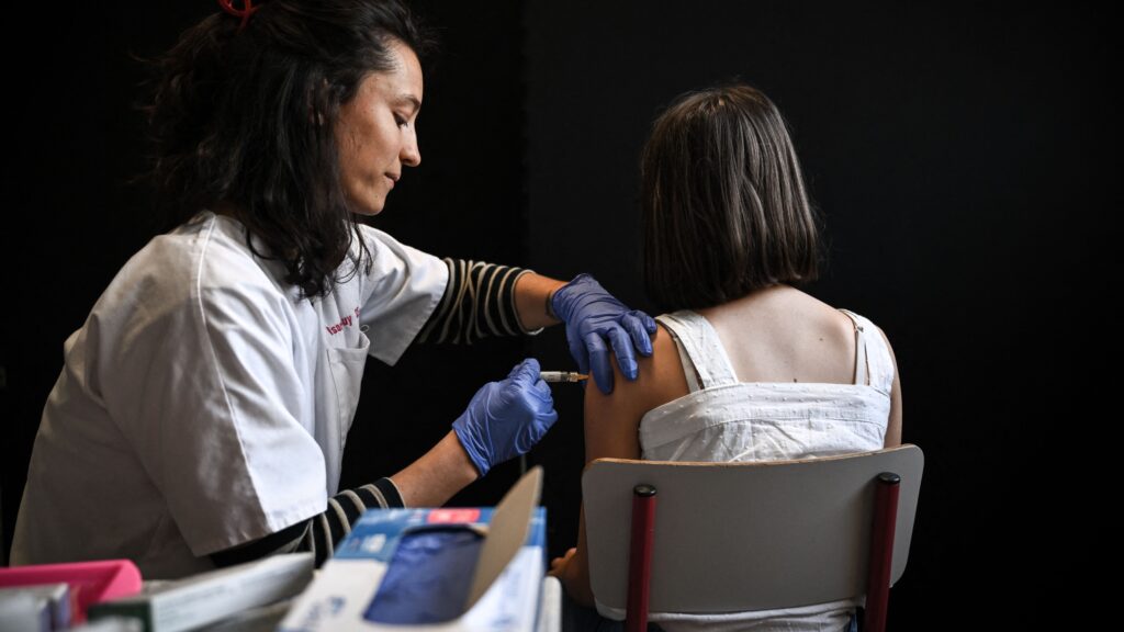 Too many doctors don’t bring up the HPV vaccine | STAT