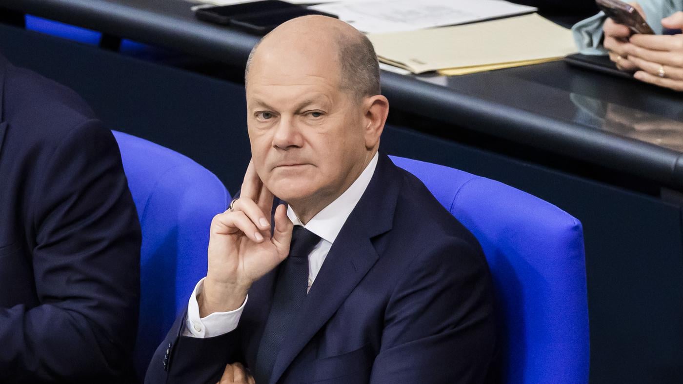 Scholz’ entschlossenerer Kurs bei Abschiebungen: FDP stimmt zu, Politiker der Grünen und SPD üben Kritik