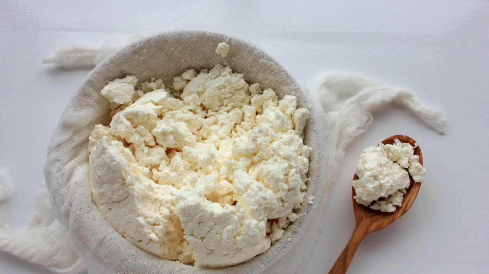 13 Easy Alternatives For Cheesecloth