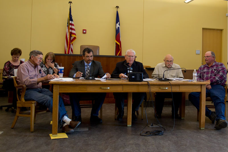 Karnes County Debates Immigrant Family Detention
