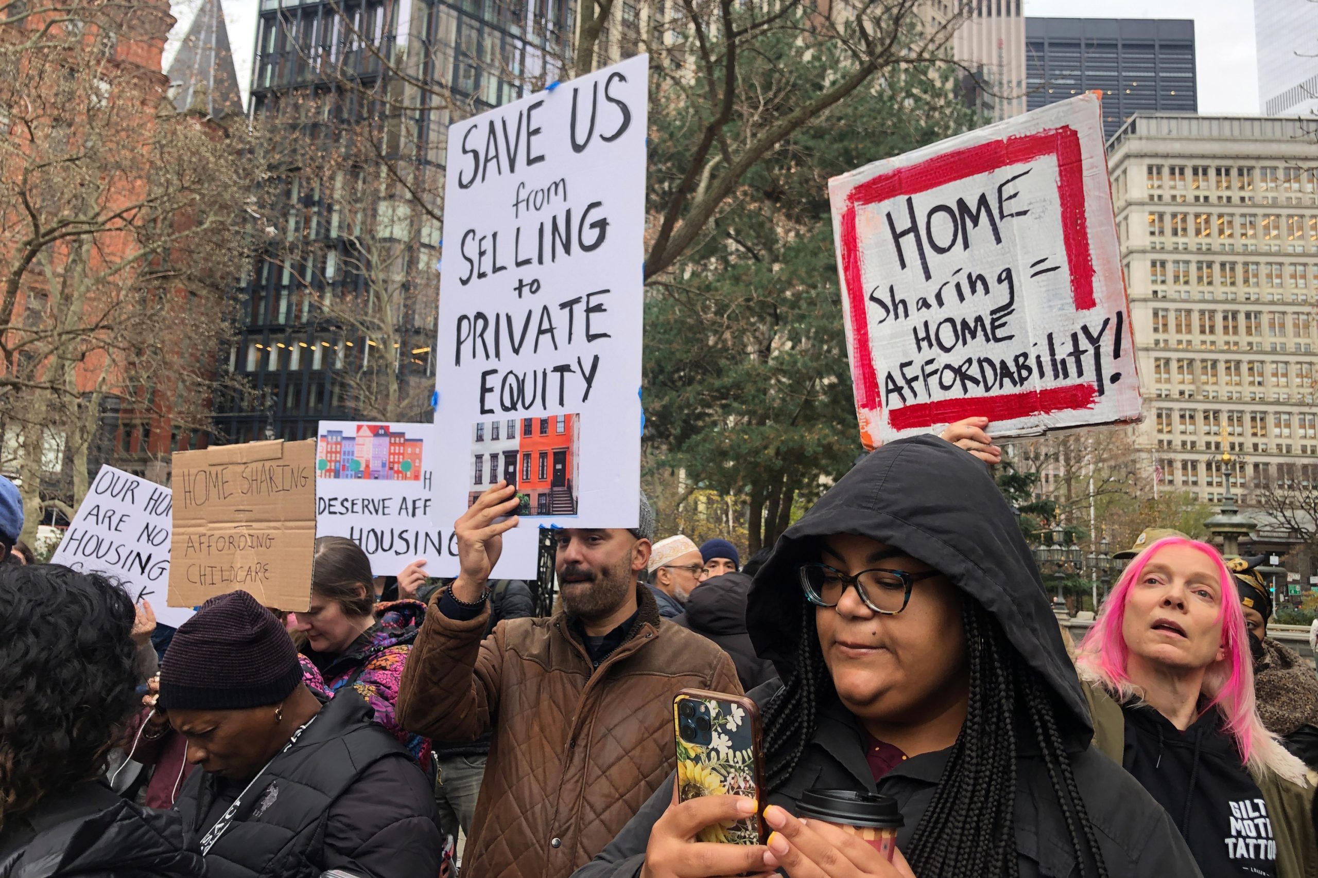 Should the Council Revisit Airbnb Restrictions? Rival City Hall Rallies Fight it Out. | THE CITY — NYC News