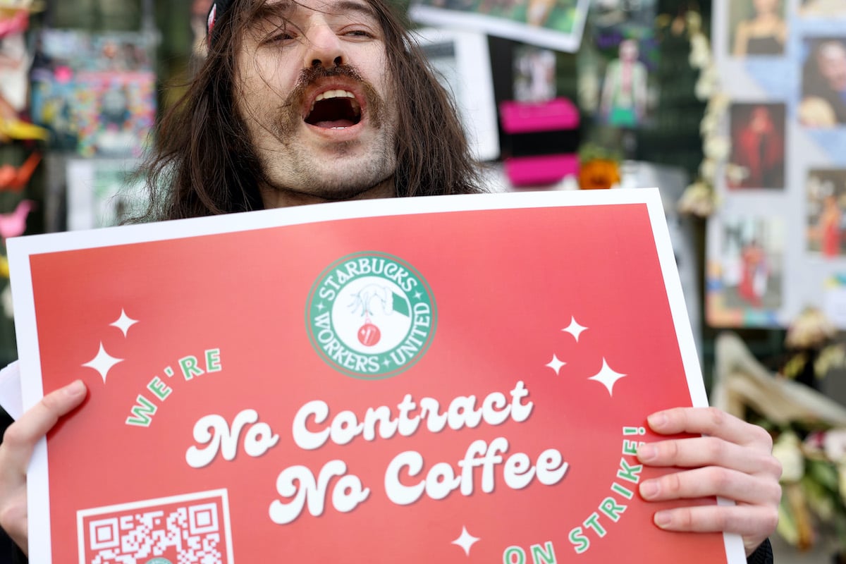 Congrats on Your Record Profits, Starbucks, Now How About You Try Recognizing a Union? | The Mary Sue