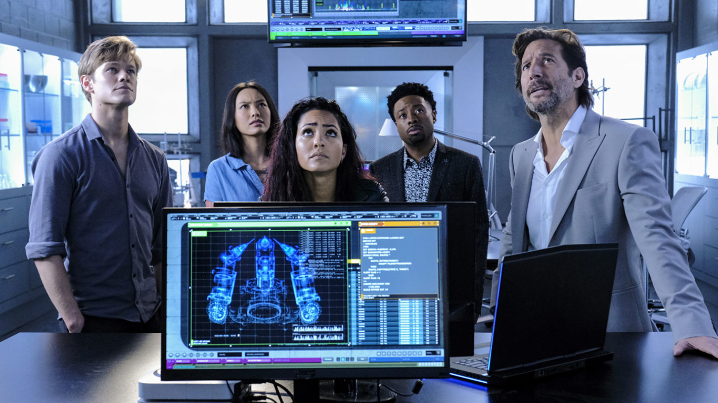 'MacGyver' Season 5 Heats up With a Love Triangle & a Prisoner Exchange