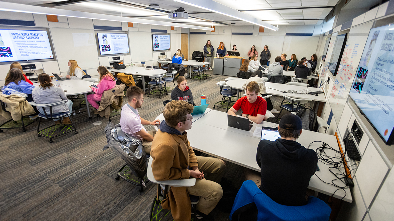 UW-Platteville School of Business earns prestigious ACBSP Global Accreditation | UW-Platteville News