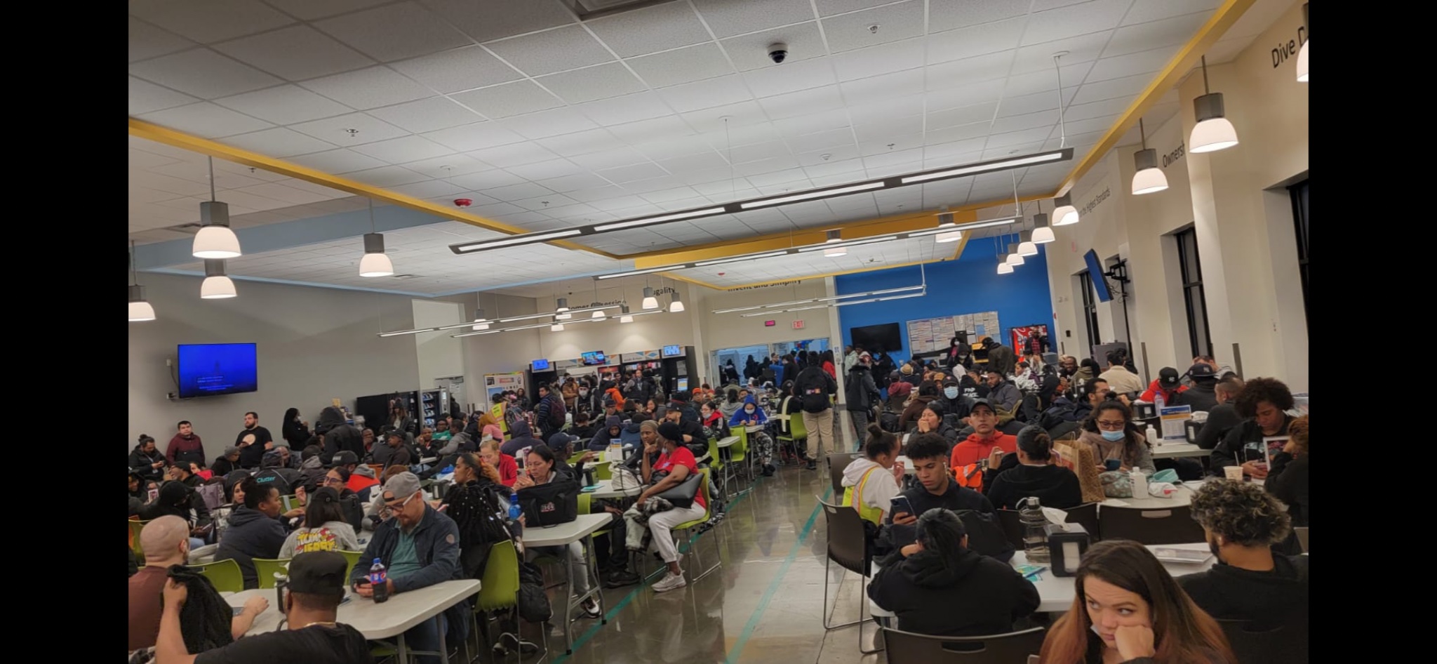 Amazon Workers Occupy HR Office in Spontaneous Strike After Warehouse Fire