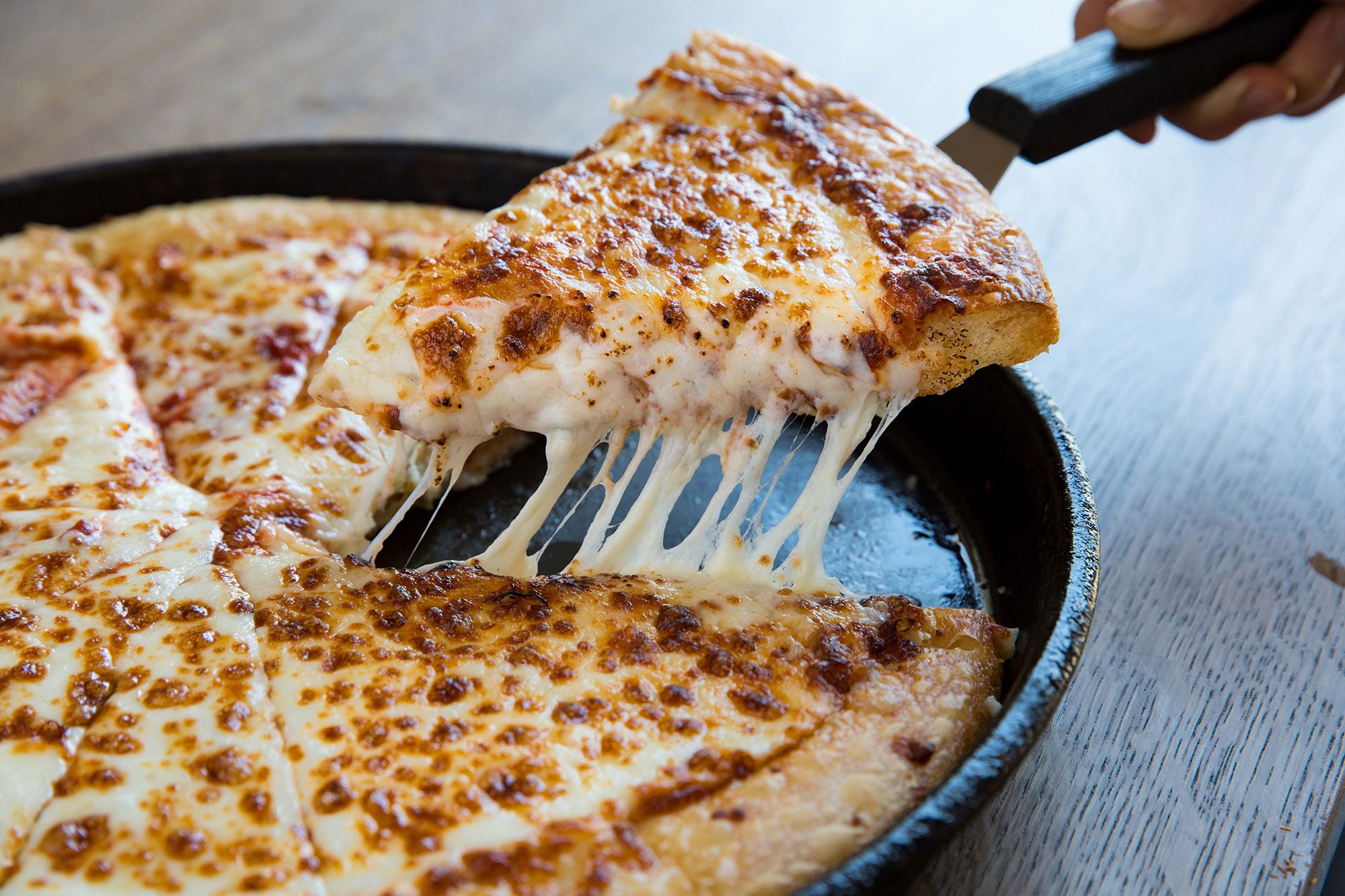 Pizza Hut is closing hundreds of 'underperforming' locations - Indianapolis News | Indiana Weather | Indiana Traffic | WISH-TV |