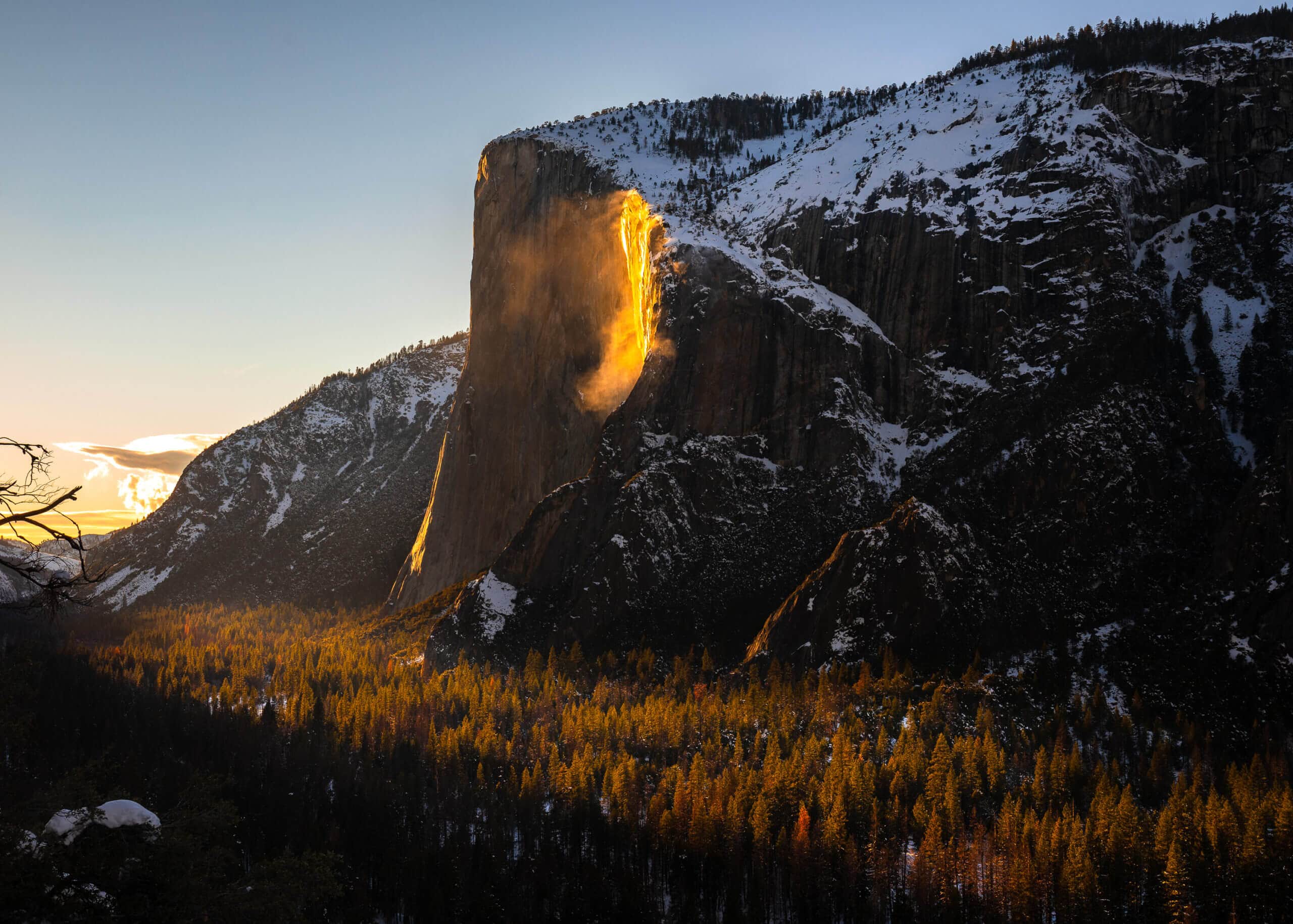 Yosemite Firefall | Horsetail Falls at Yosemite National Park