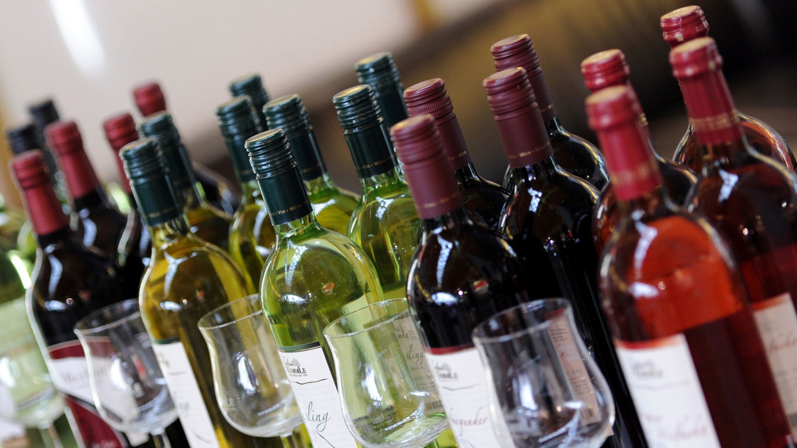Wein: Wein zum Essen - Trinken - Gesellschaft - Planet Wissen