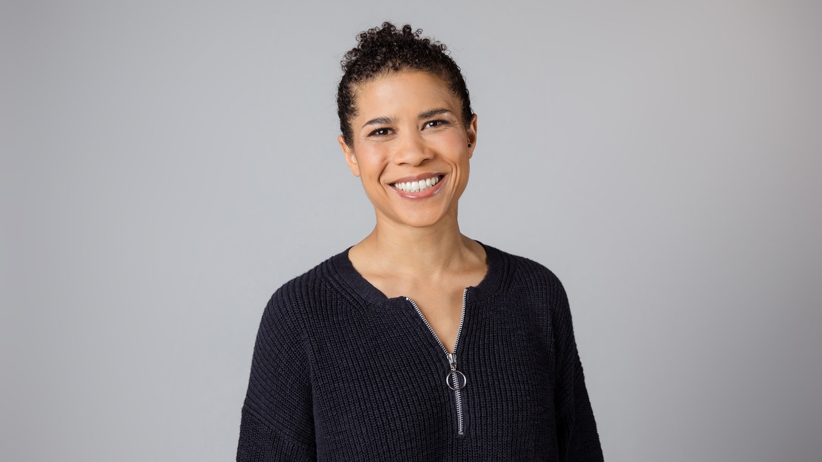 Noelle O'Brien-Coker, Moderation - Über uns - WDR 3 - Radio - WDR