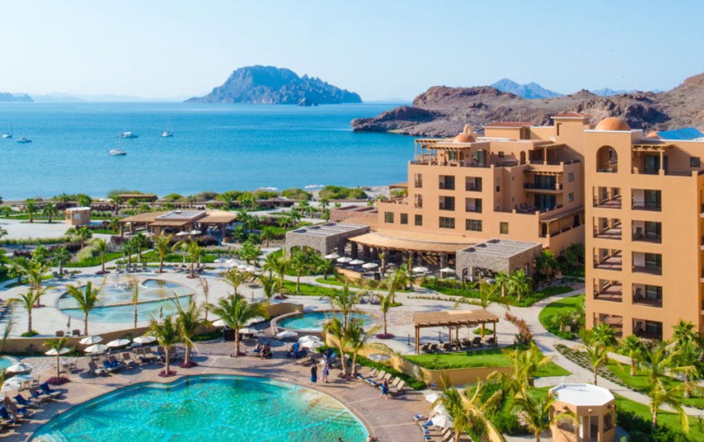 This Woman's World: Relaxing at Villa del Palmar